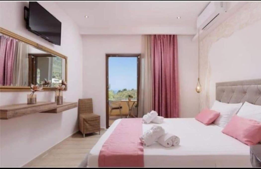 Loukia'S Studios And Apartments Παραμόνας Εξωτερικό φωτογραφία
